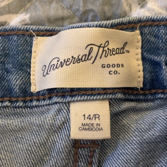 Universal Thread Blue Jean Shorts Vintage Distressed - Picture 2 of 8